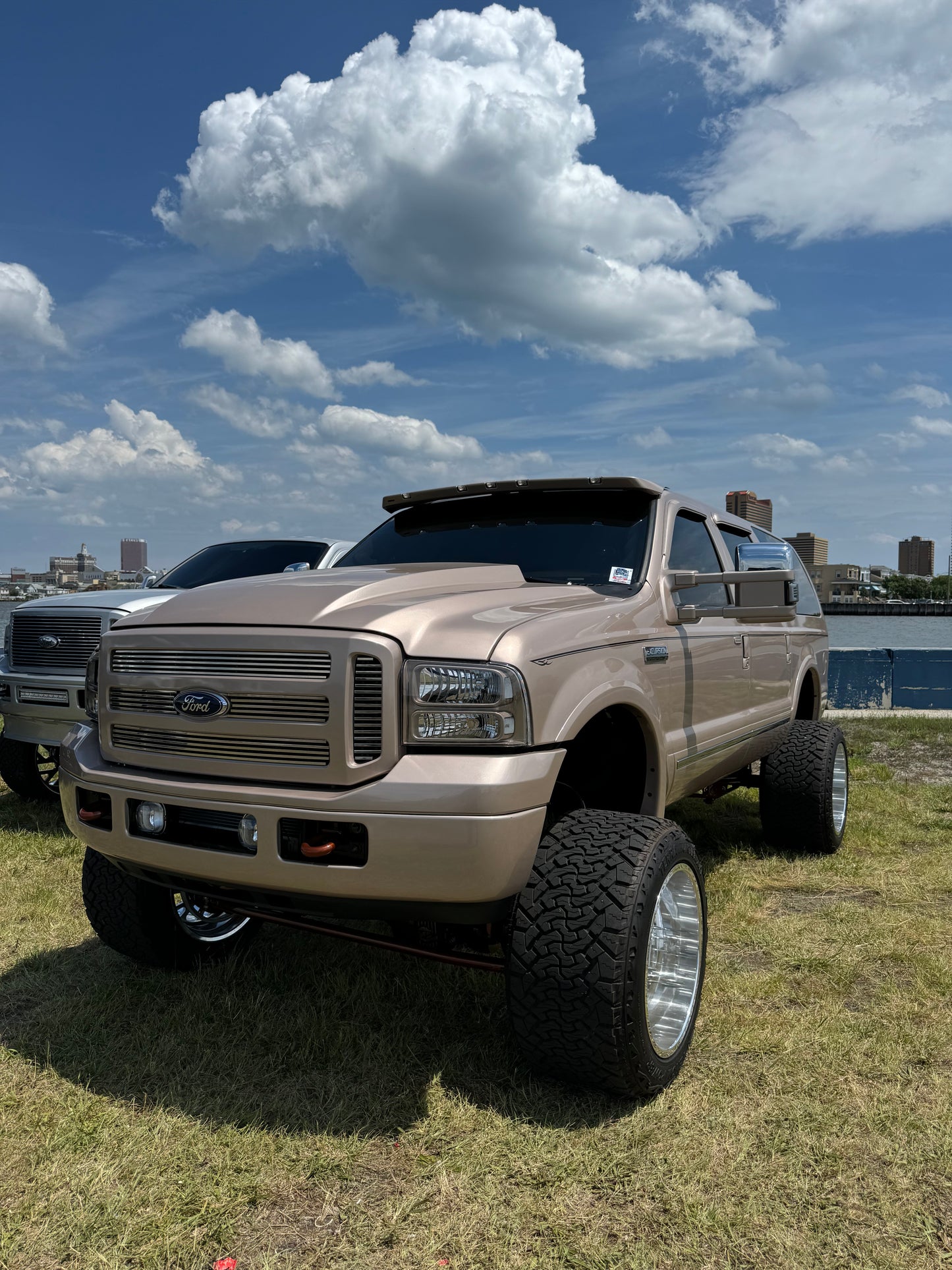 99-07 Super Duty Cervinis Cowl Hood